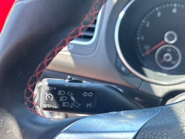 Used 2012 Volkswagen Golf 2-Door FWD image 25