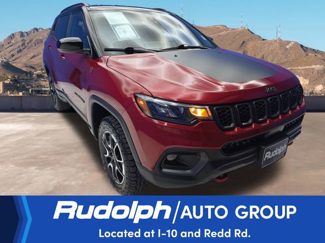 Used 2025 Jeep Compass Trailhawk AWD/4WD image 7