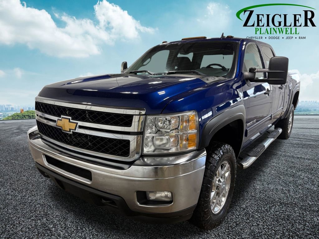 Used 2014 Chevrolet Silverado 2500 LT w/ Interior Plus Package image 15