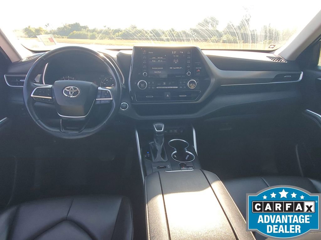 Used 2020 Toyota Highlander XLE image 24