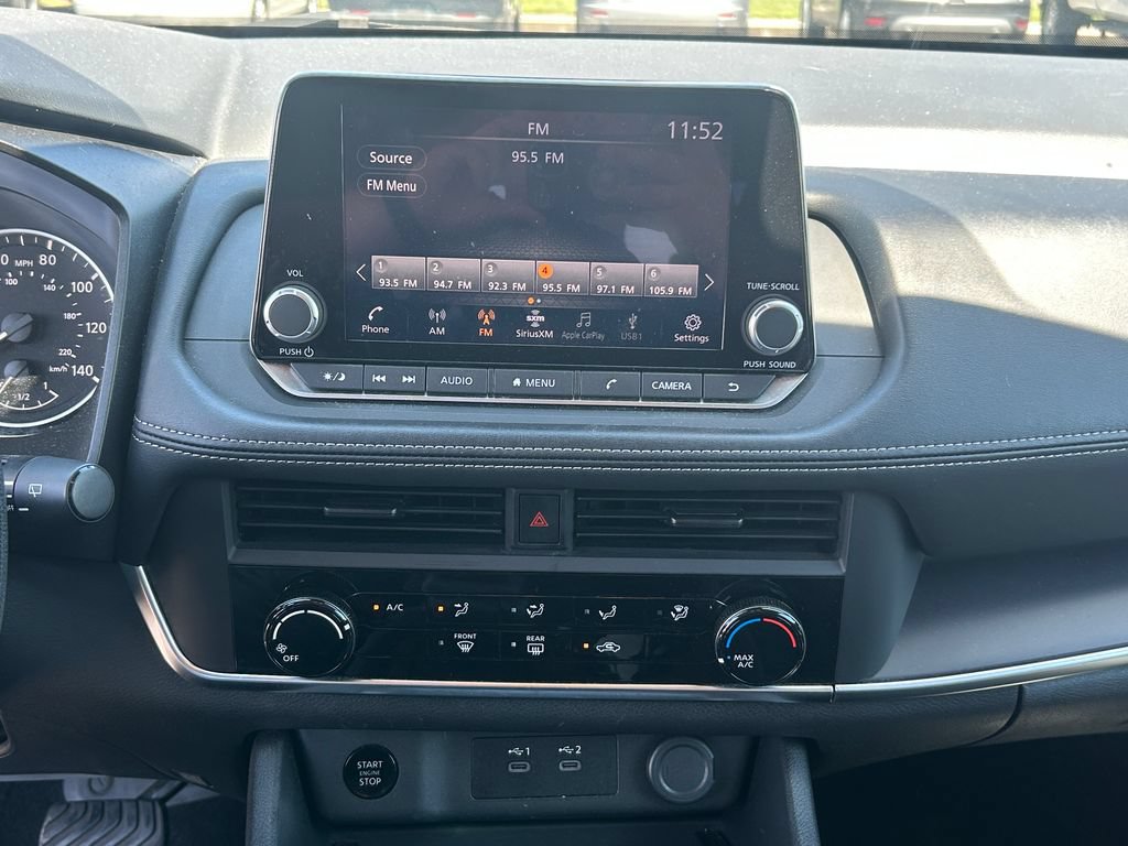 Used 2024 Nissan Rogue S AWD/4WD image 13