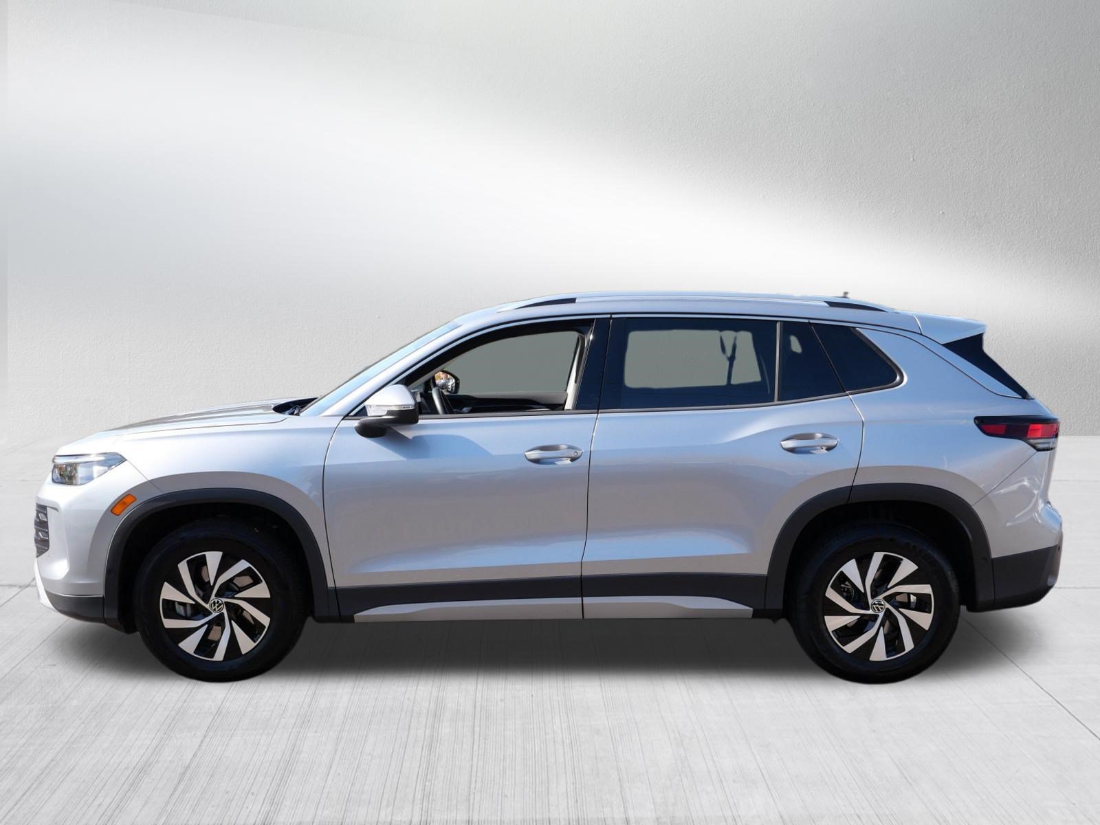 Certified 2026 Volkswagen Tiguan S AWD/4WD image 4