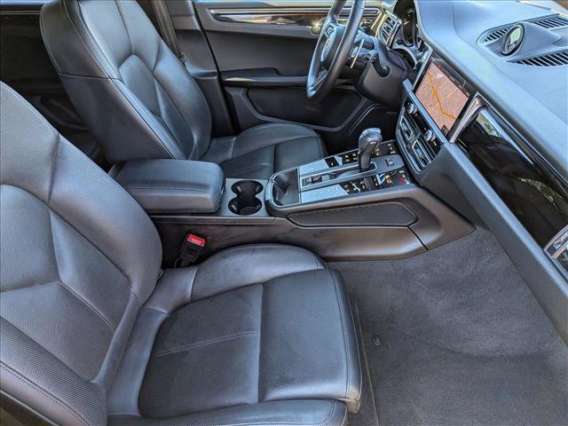 Used 2022 Porsche Macan AWD/4WD image 23