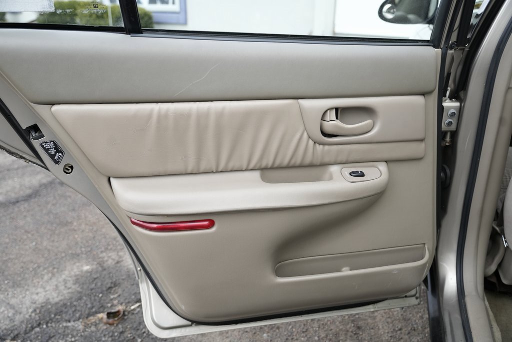 Used 1998 Buick Century Custom image 26