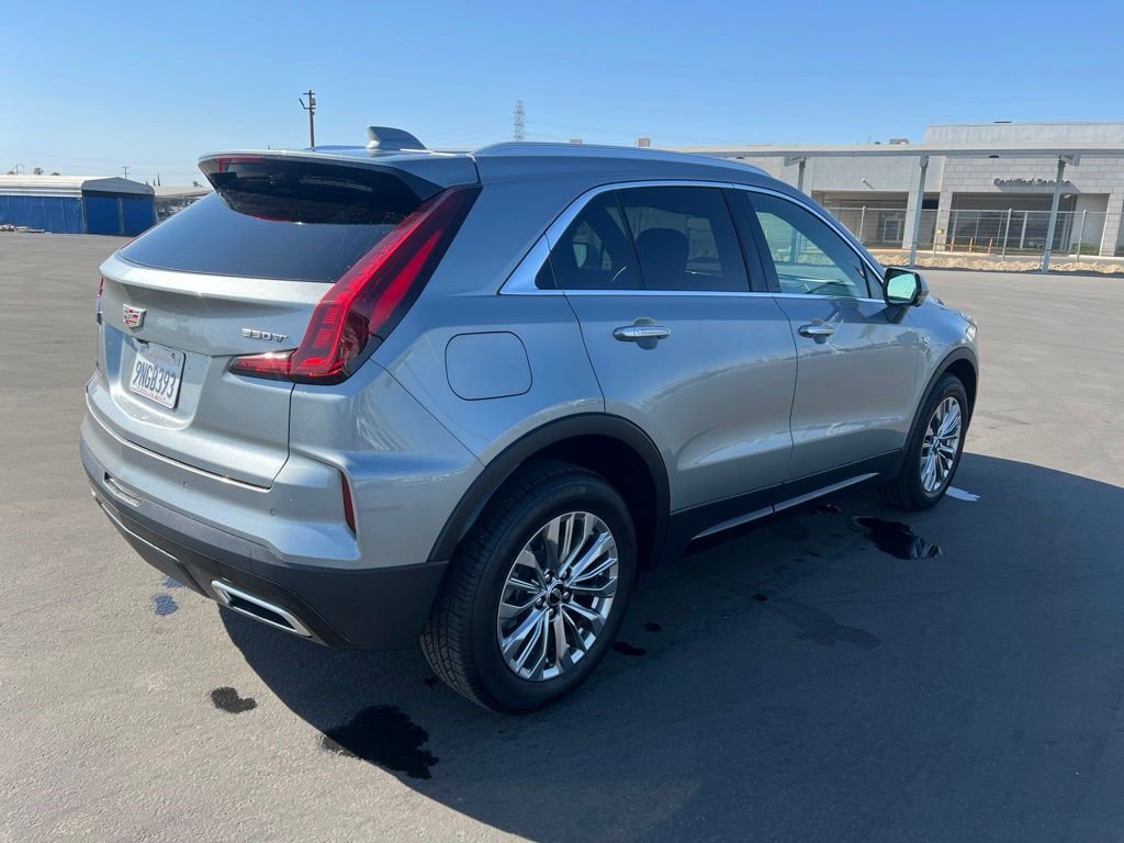 Certified 2025 Cadillac XT4 Premium Luxury FWD image 4