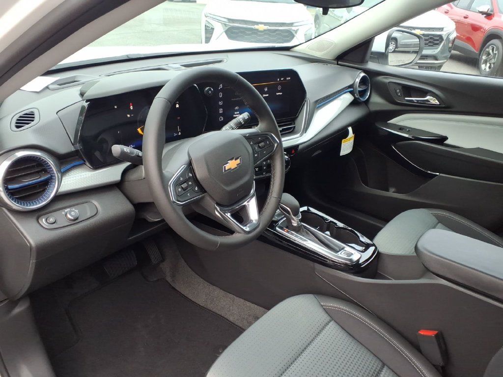 New 2026 Chevrolet Trax LT w/ LT Convenience Package FWD image 12