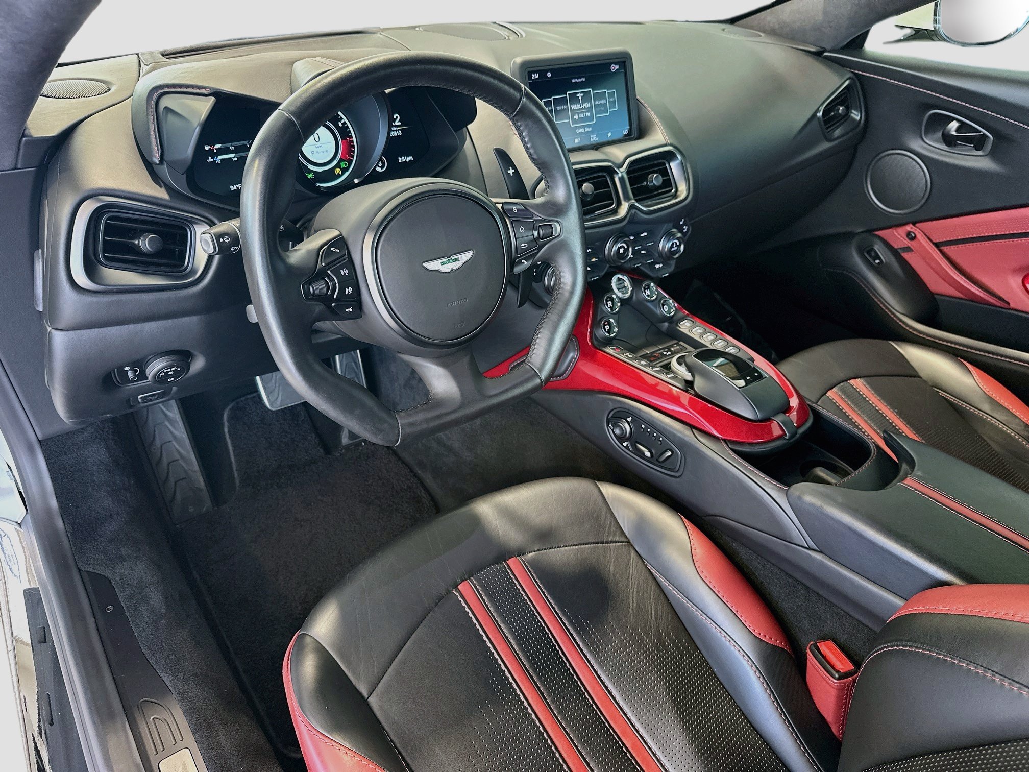 Used 2019 Aston Martin V8 Vantage Coupe RWD image 9