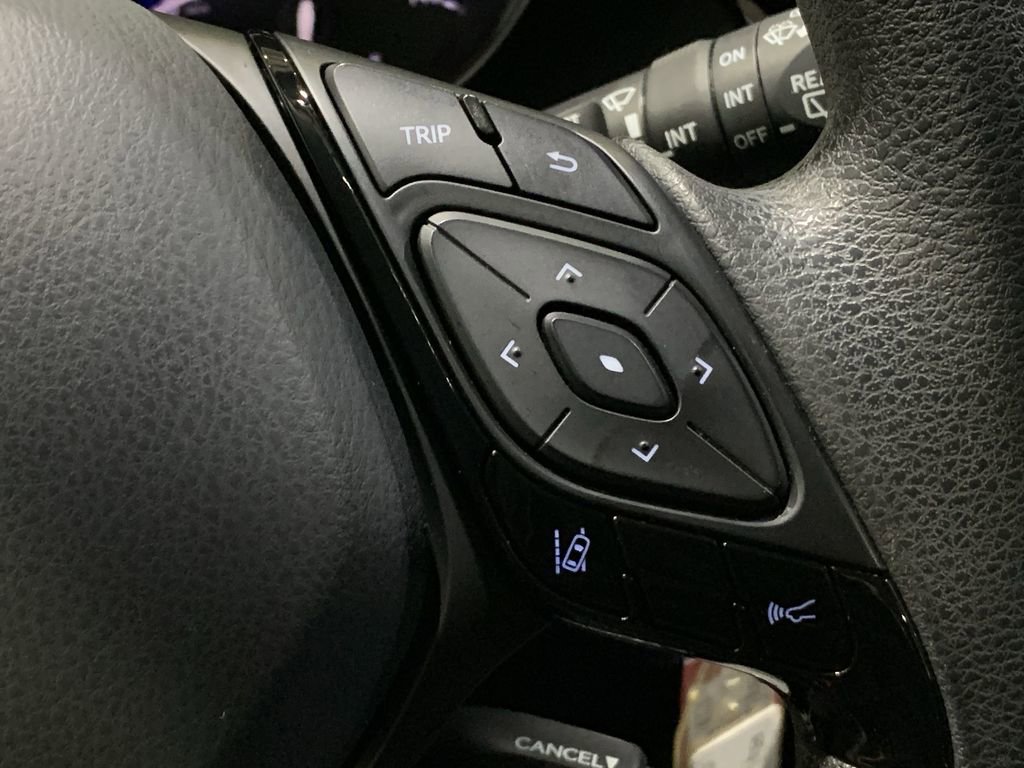 Used 2021 Toyota C-HR LE image 12