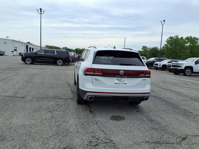 Used 2025 Volkswagen Atlas Peak Edition SE AWD/4WD image 29