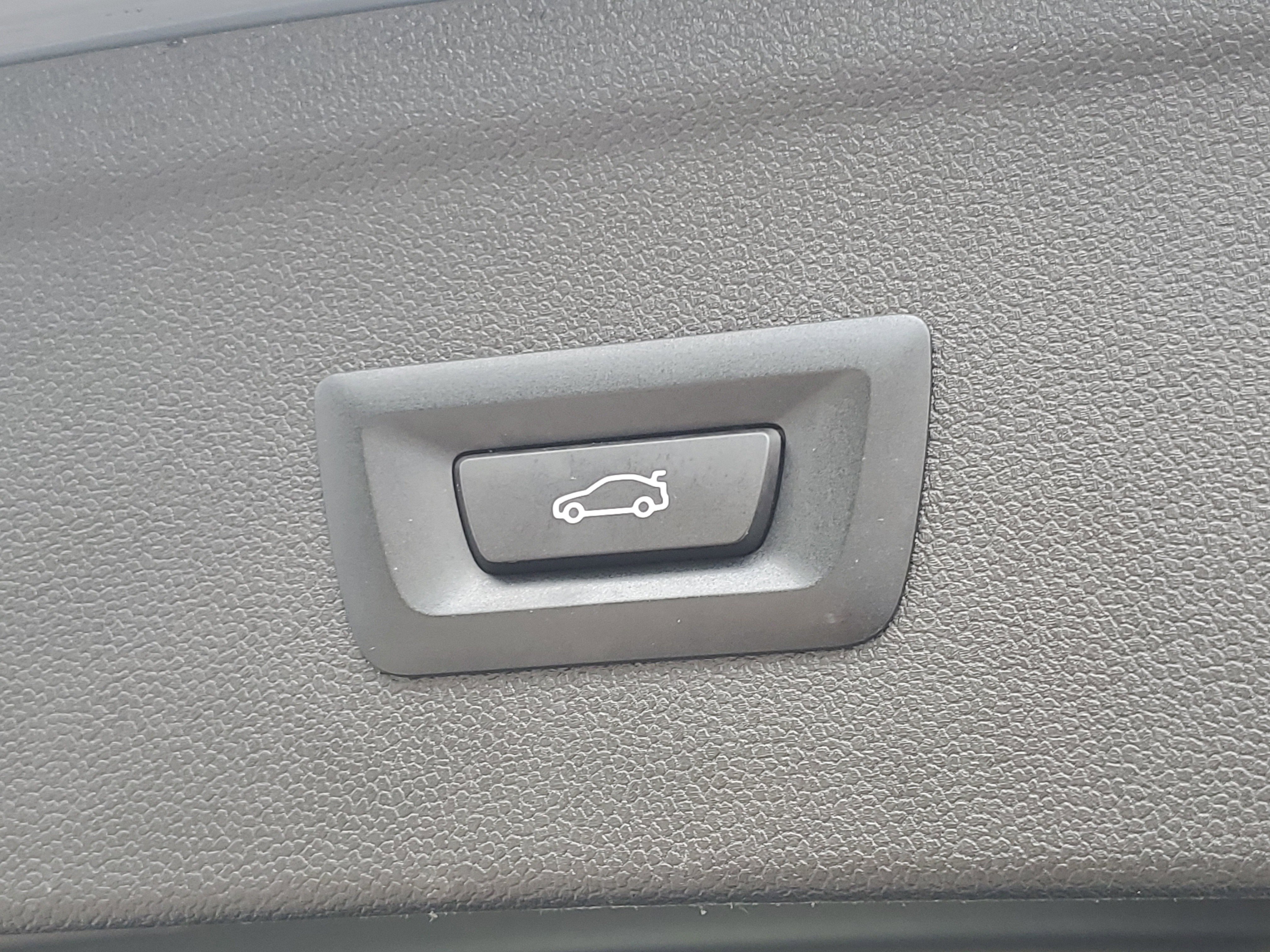 Certified 2023 BMW iX M60 w/ Executive Package image 26