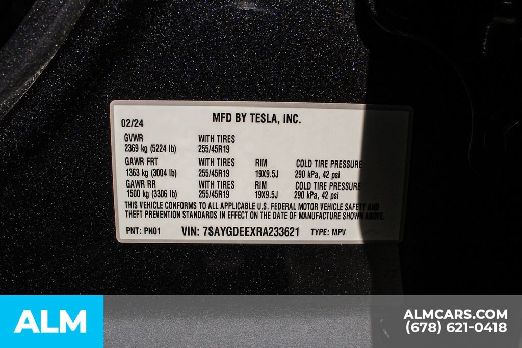 Used 2024 Tesla Model Y Long Range AWD/4WD image 38