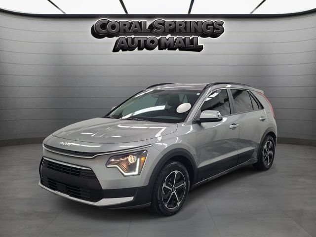 Certified 2024 Kia Niro EX FWD image 3