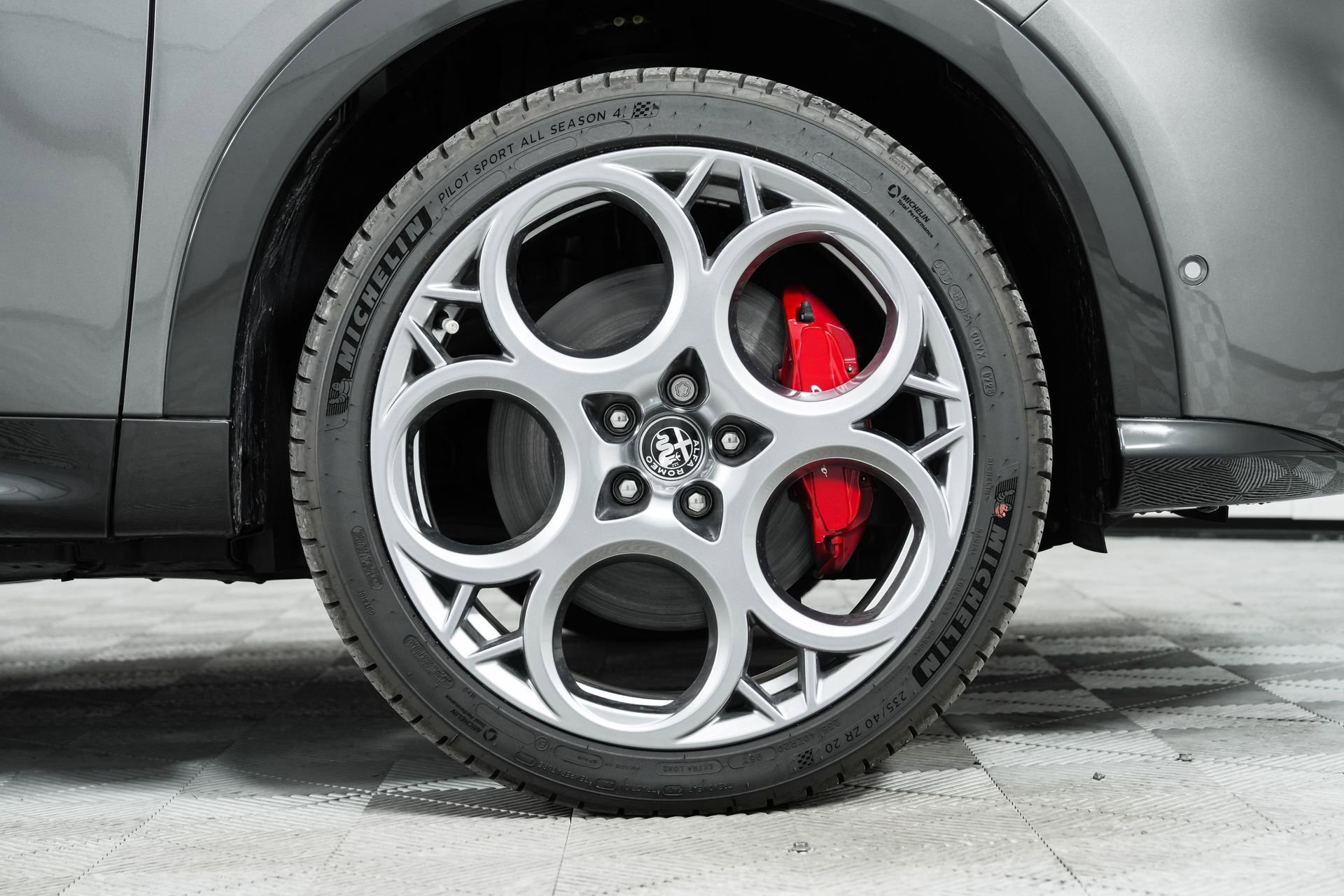 New 2024 Alfa Romeo Tonale Veloce w/ Active Assist Package image 9