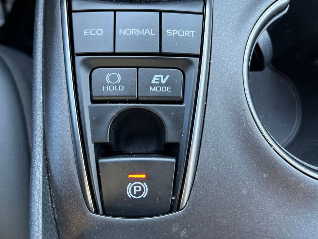 Used 2022 Toyota Camry SE image 34