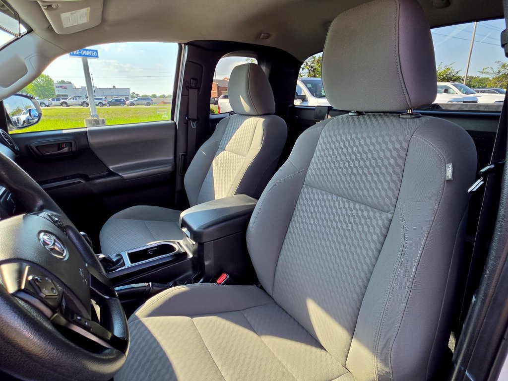 Used 2022 Toyota Tacoma SR RWD image 11