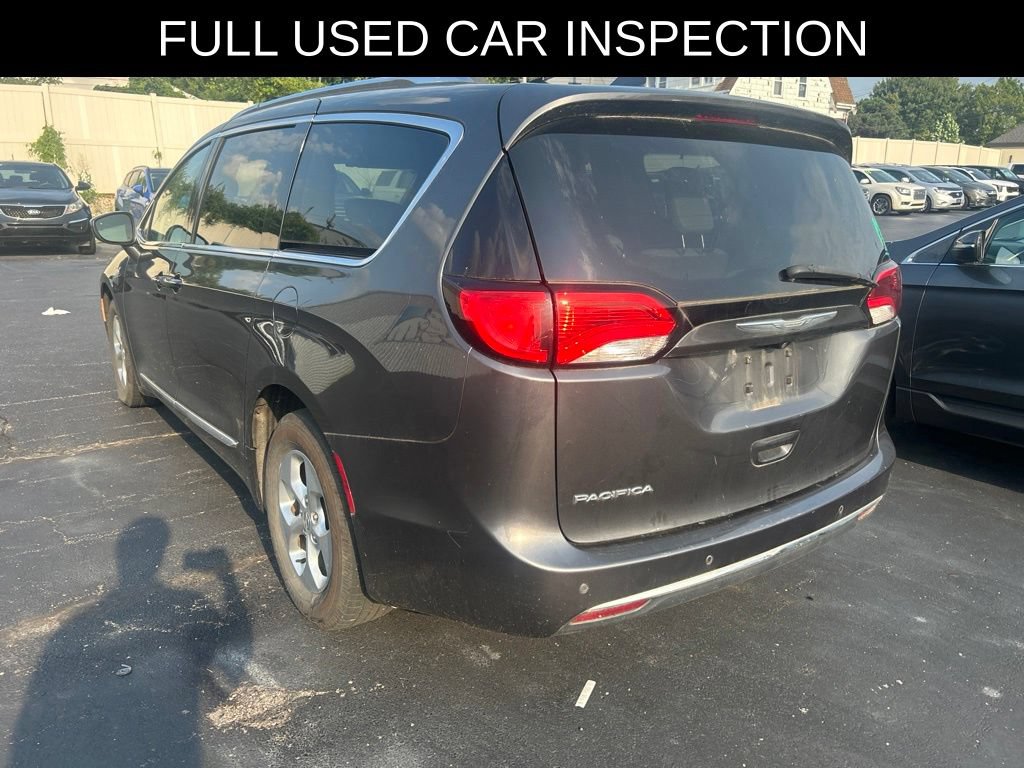 Used 2017 Chrysler Pacifica Touring-L Plus FWD image 3