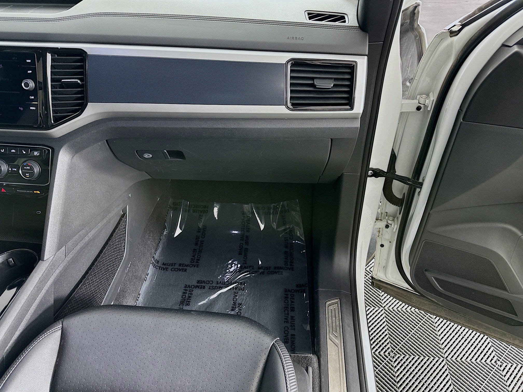 Used 2021 Volkswagen Atlas Cross Sport SEL w/ Cross Sport MDO Package image 33