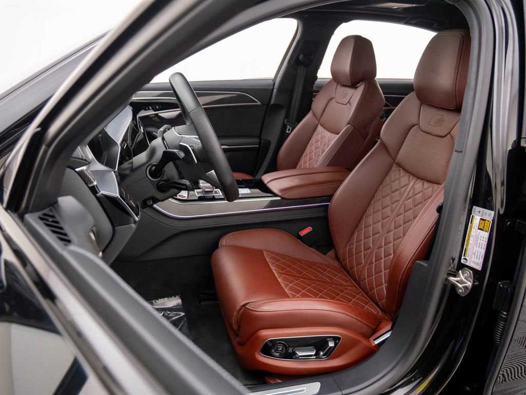 Used 2022 Audi S8 image 16