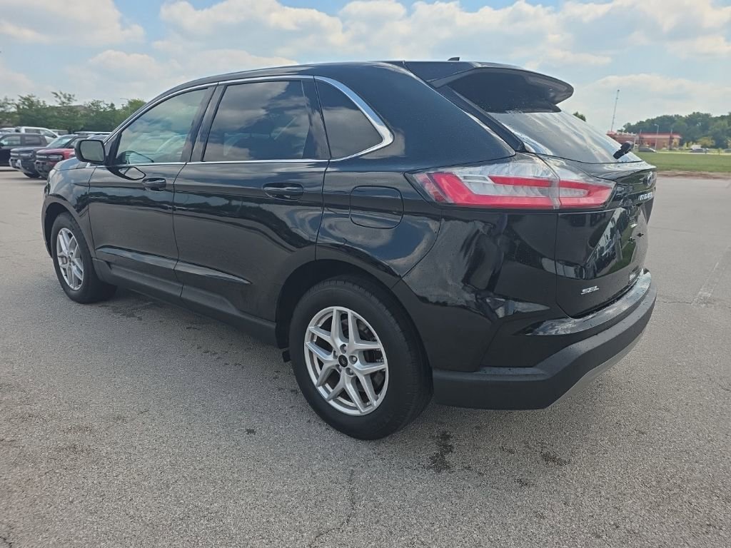 Used 2024 Ford Edge SEL image 3