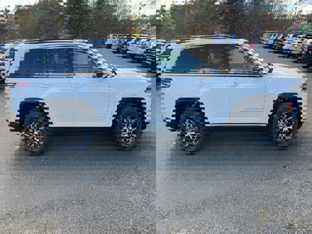 New 2025 Jeep Grand Cherokee Limited image 8
