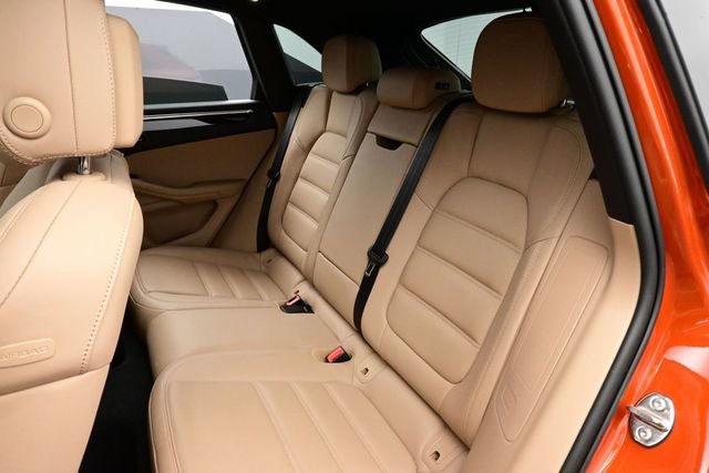 Certified 2023 Porsche Macan S AWD/4WD image 14