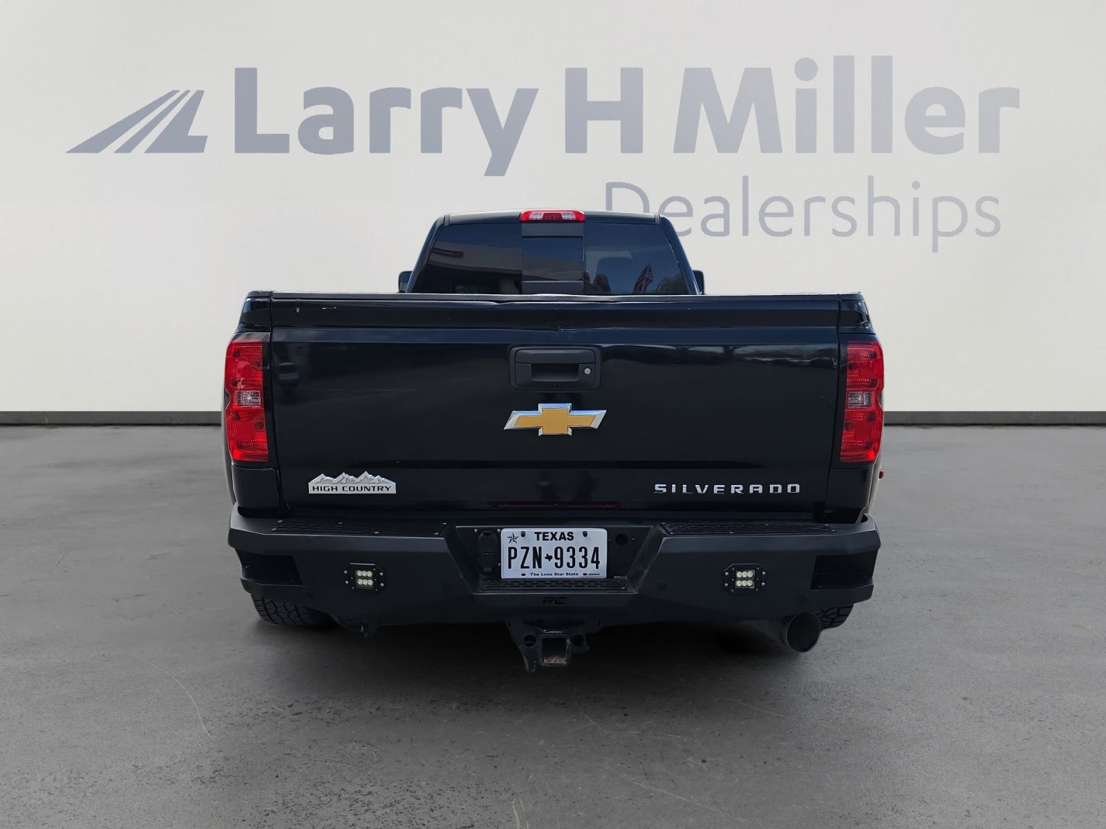 Used 2019 Chevrolet Silverado 3500 High Country w/ Duramax Plus Package image 4