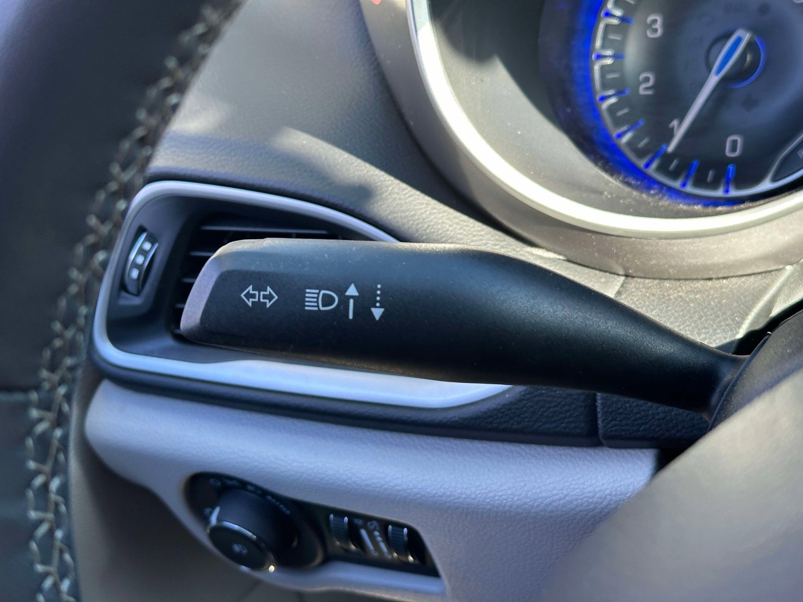 Used 2023 Chrysler Pacifica Touring-L FWD image 21