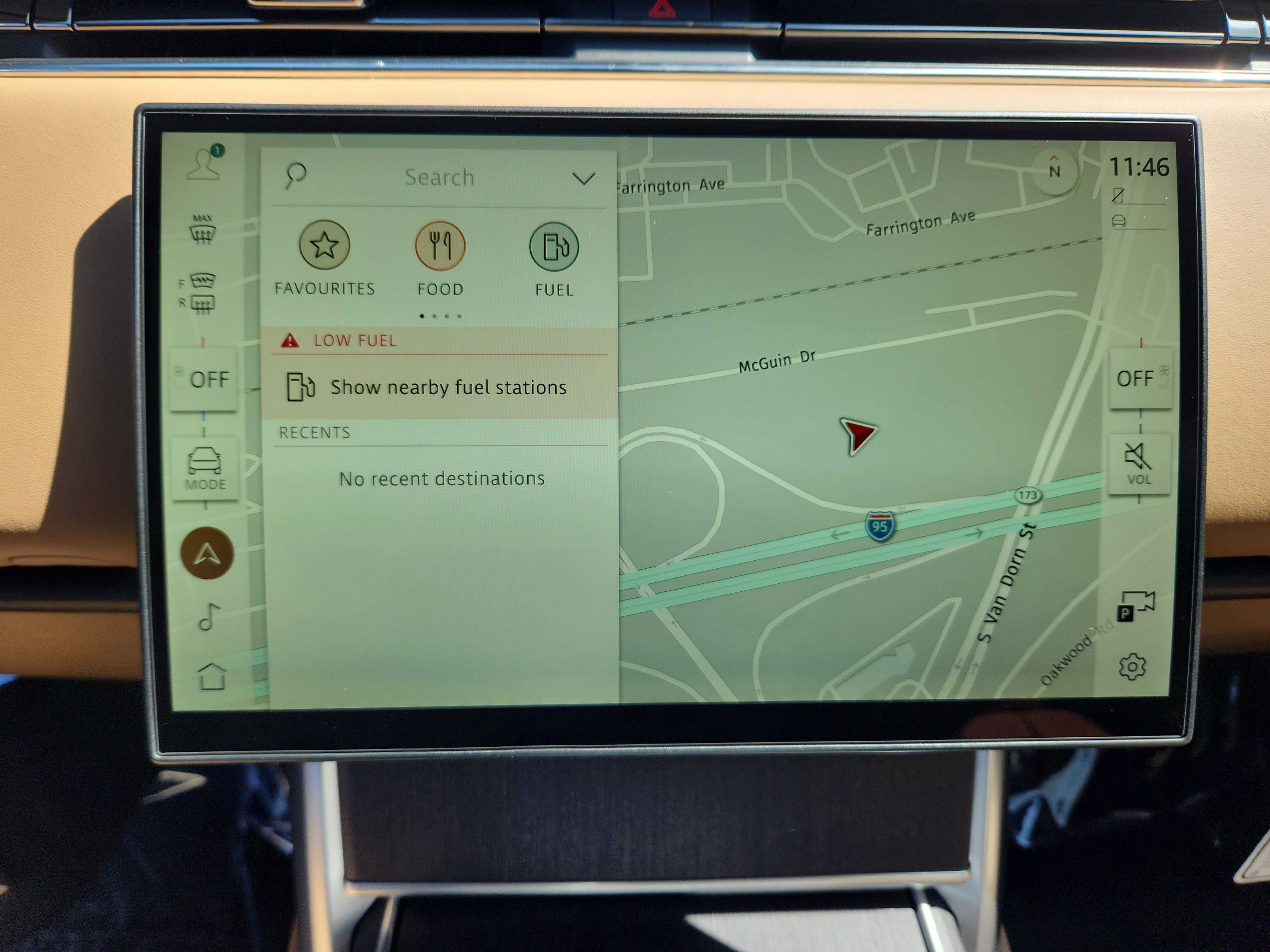 New 2025 Land Rover Range Rover SE image 21