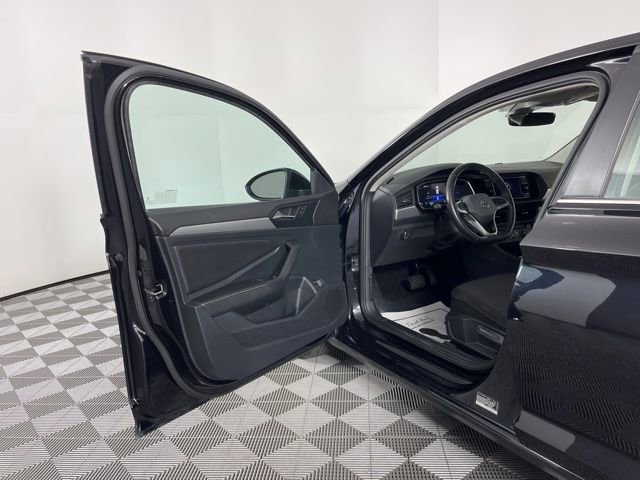 Used 2024 Volkswagen Jetta S image 17