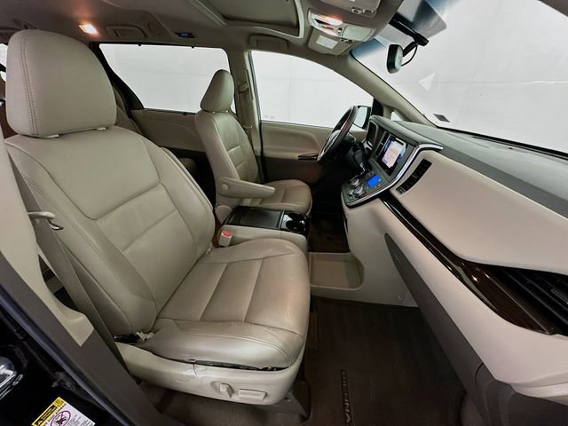 Used 2017 Toyota Sienna XLE w/ XLE Navigation Package image 29