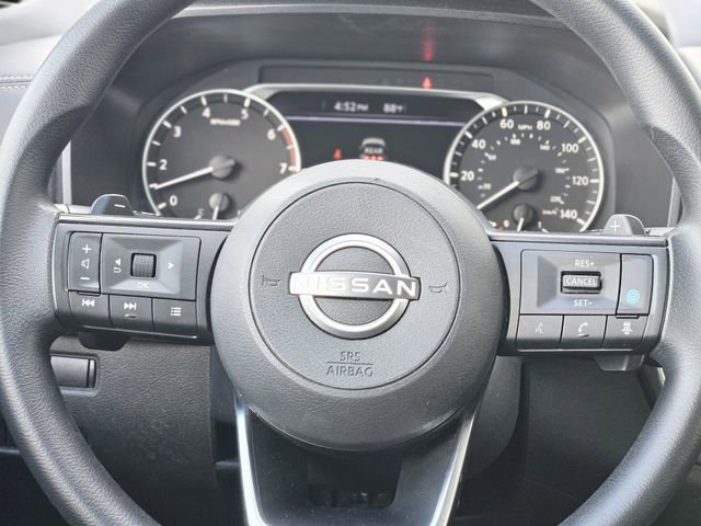 Used 2024 Nissan Rogue SV AWD/4WD image 16