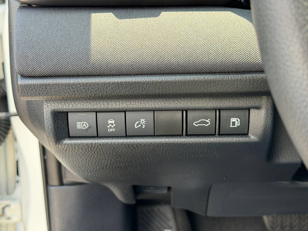 Used 2025 Toyota Camry LE FWD image 31