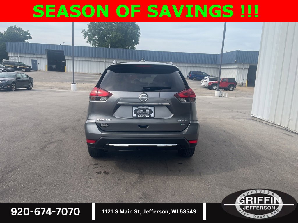 Used 2018 Nissan Rogue SV image 4