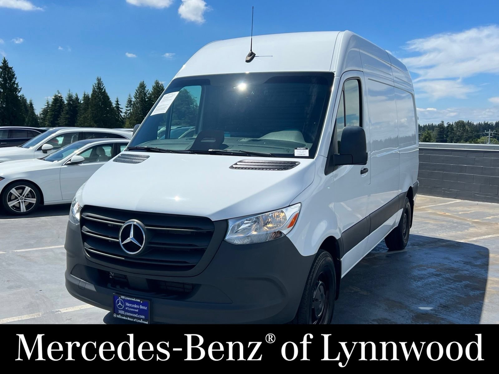 Used 2025 Mercedes-Benz Sprinter 2500 image 5