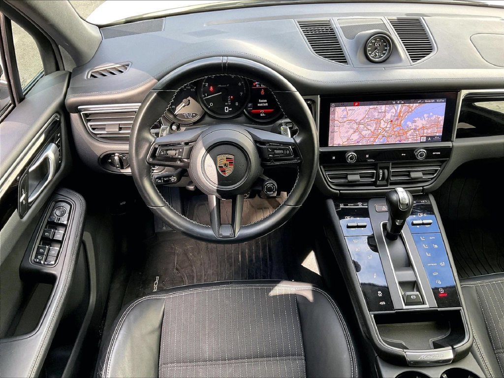 Certified 2023 Porsche Macan Turbo AWD/4WD image 11