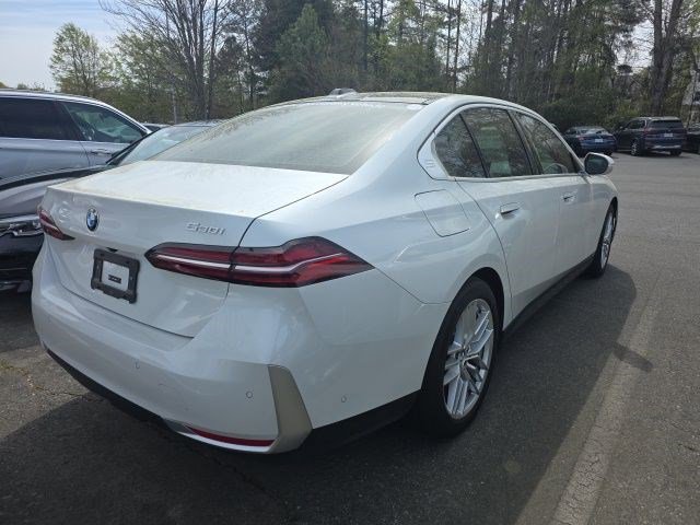Certified 2025 BMW 530i w/ Premium Package image 8
