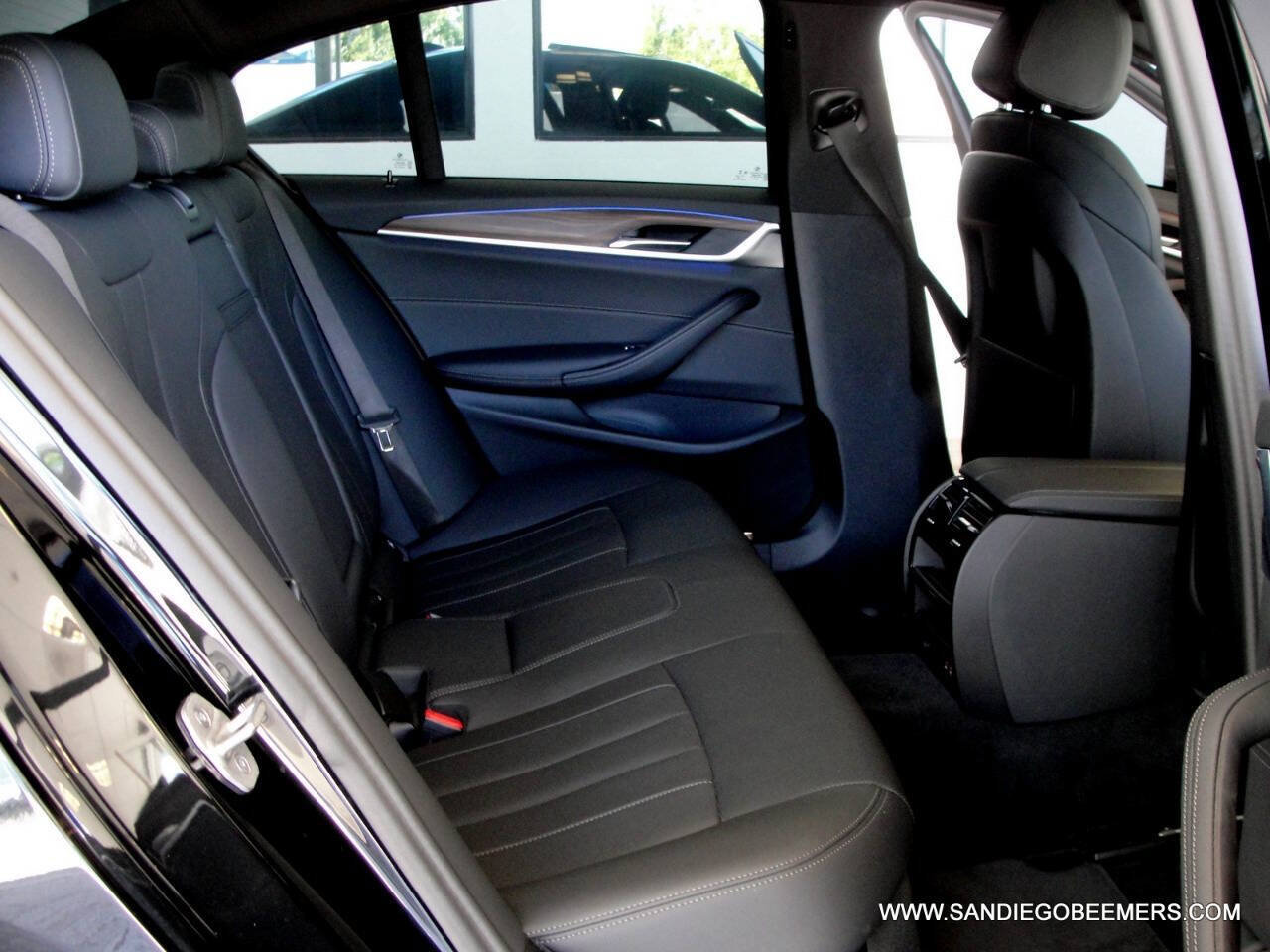 Used 2023 BMW 540i w/ M Sport Package RWD image 17