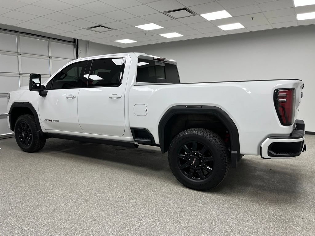Used 2024 GMC Sierra 3500 AT4 w/ AT4 Premium Plus Package AWD/4WD image 7