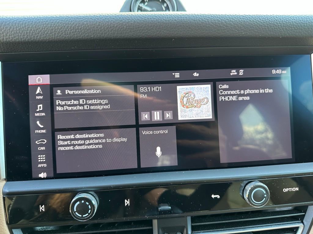 Certified 2024 Porsche Macan image 31