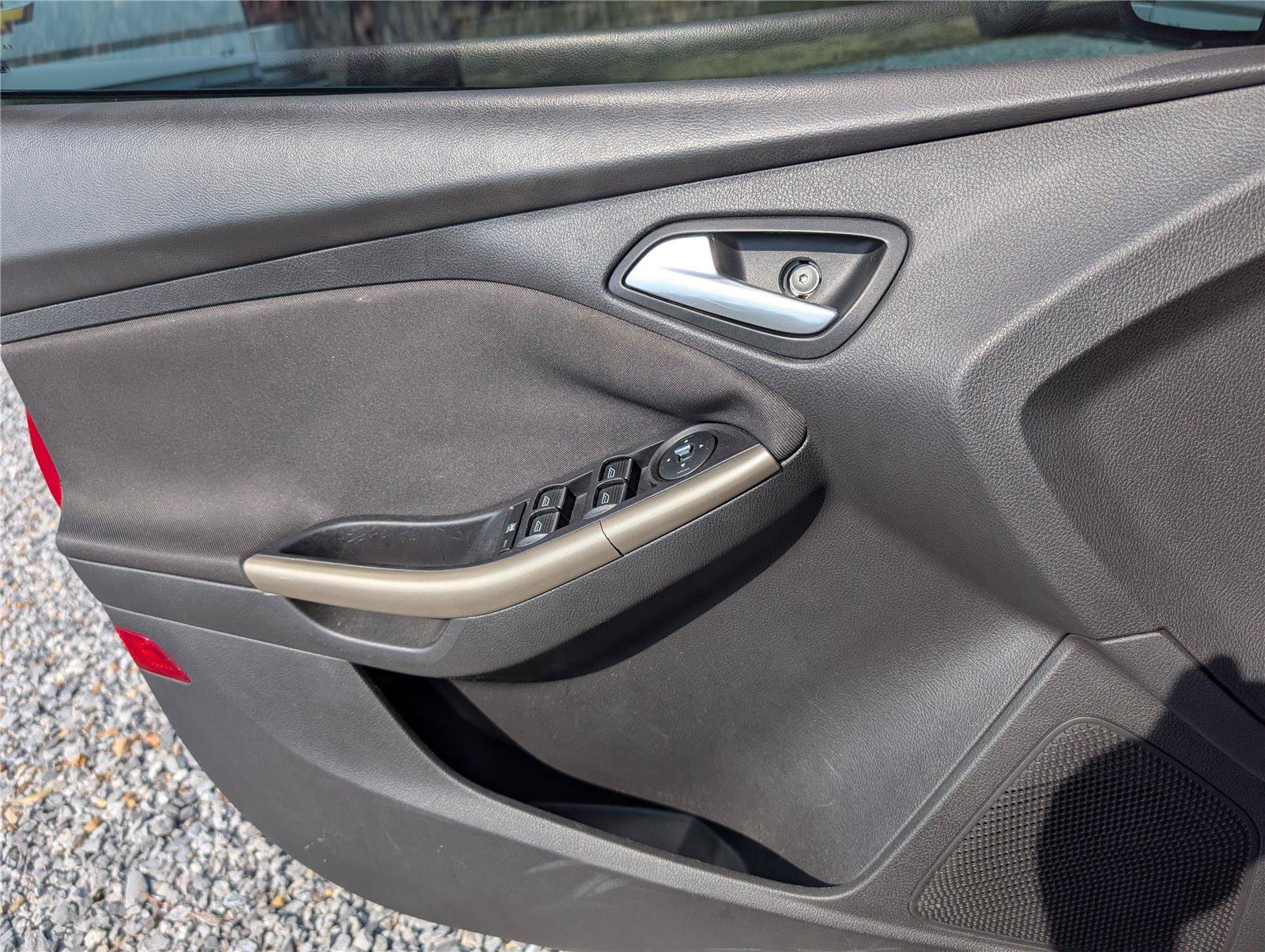 Used 2012 Ford Focus SEL FWD image 14