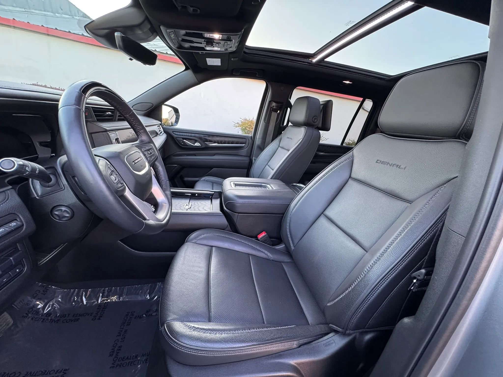 Used 2024 GMC Yukon XL Denali w/ Advanced Technology Package image 12