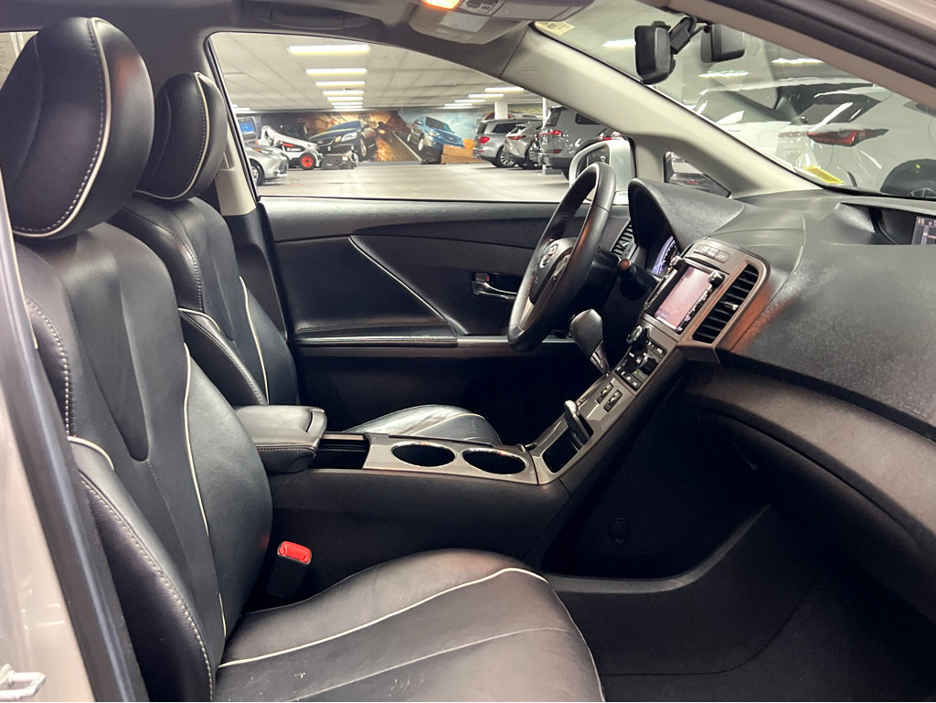 Used 2013 Toyota Venza Limited AWD/4WD image 28