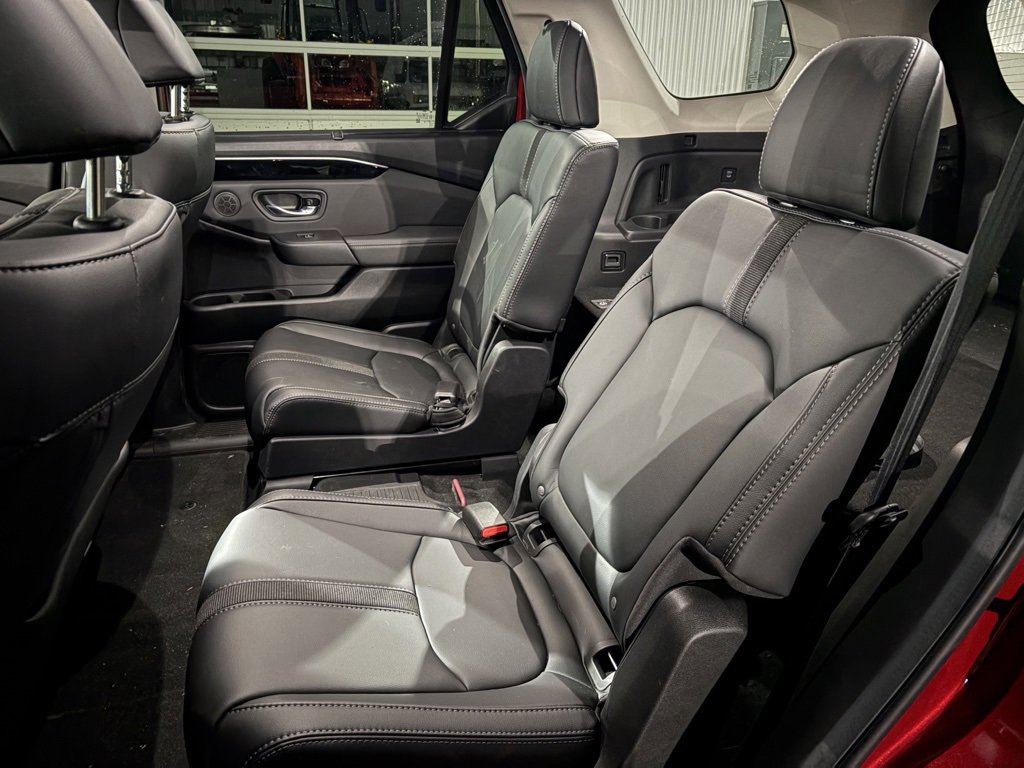 Certified 2025 Honda Pilot EX-L image 16