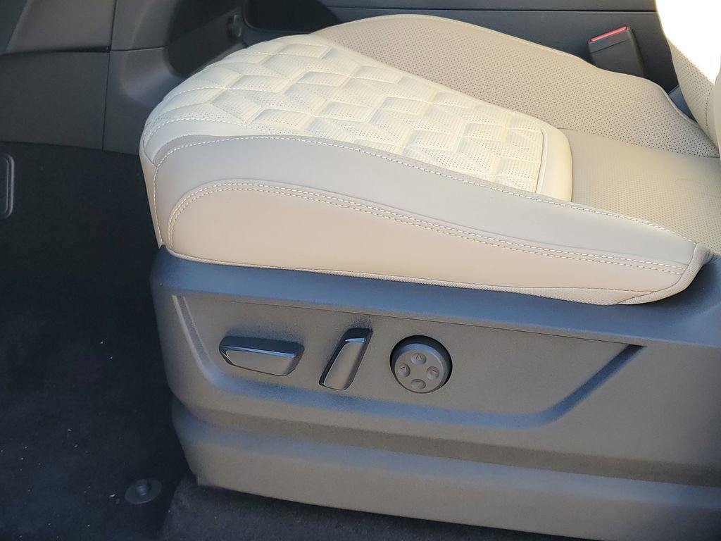 New 2026 Nissan Armada Platinum image 13