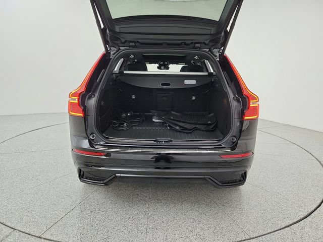 Used 2024 Volvo XC60 T8 Ultimate w/ Protection Package Premier AWD/4WD image 32