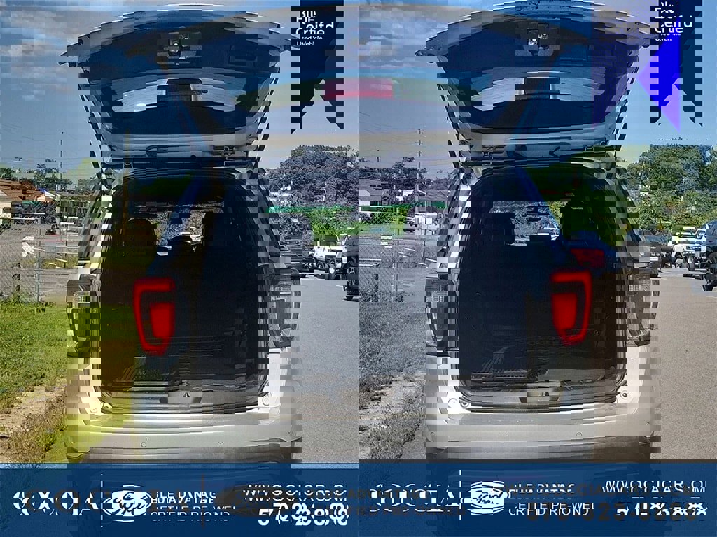 Certified 2016 Ford Explorer XLT w/ Equipment Group 202A image 24