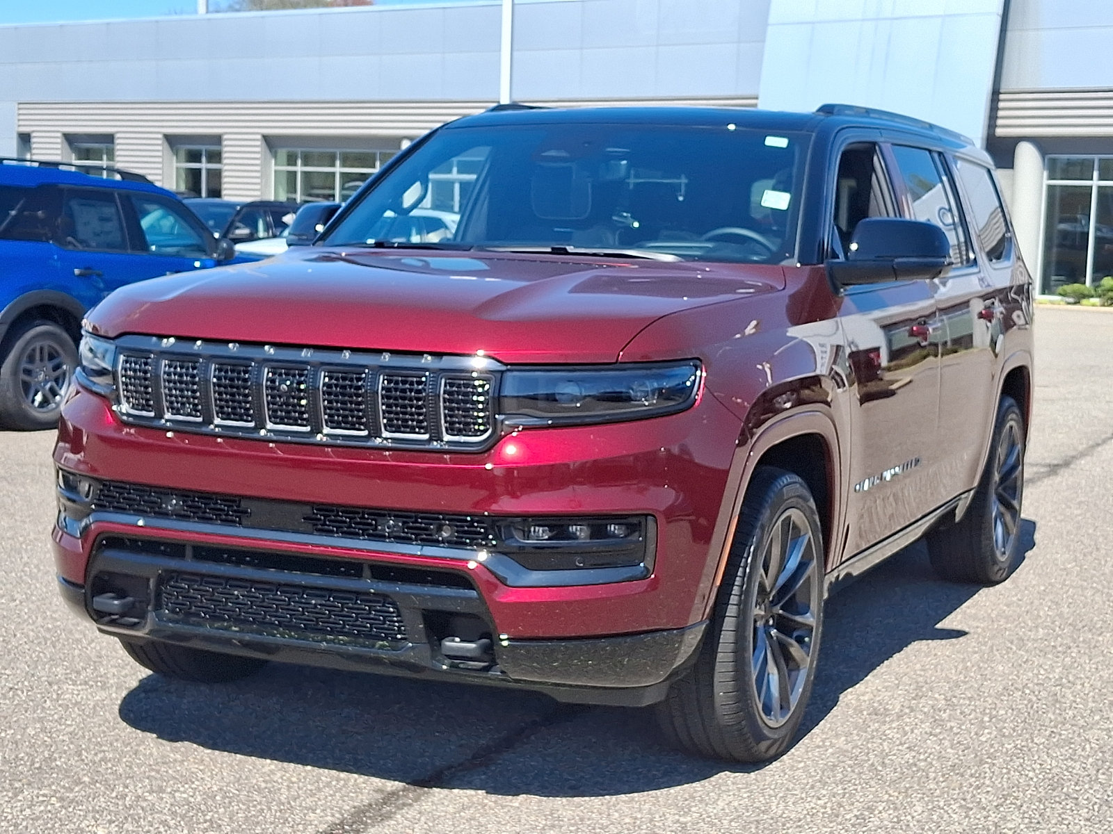 Used 2025 Jeep Grand Wagoneer Series II Obsidian w/ Quick Order Packagew 28T AWD/4WD image 4