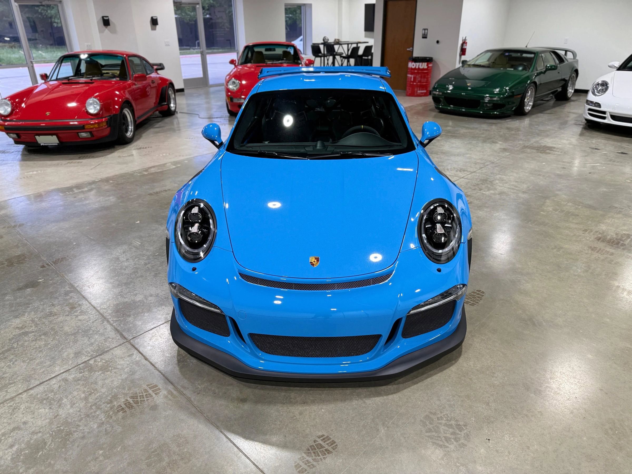Used 2016 Porsche 911 GT3 RS RWD image 3