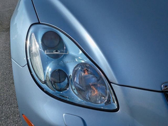 Used 2004 Lexus SC 430 Convertible image 10