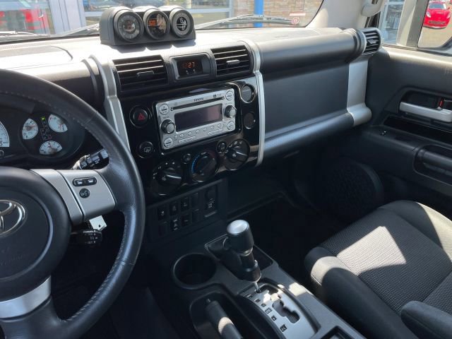 Used 2014 Toyota FJ Cruiser 4WD w/ Upgrade Package image 23
